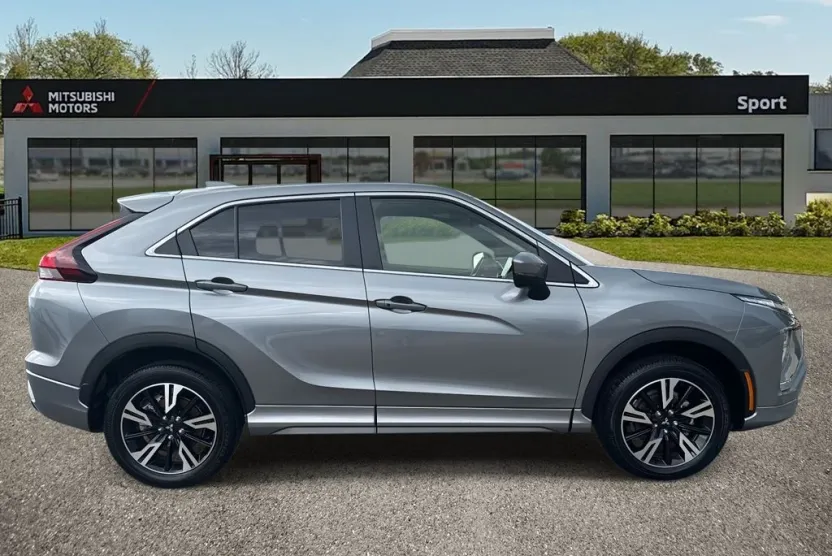 2025 Mitsubishi Eclipse Cross SEL photo 1
