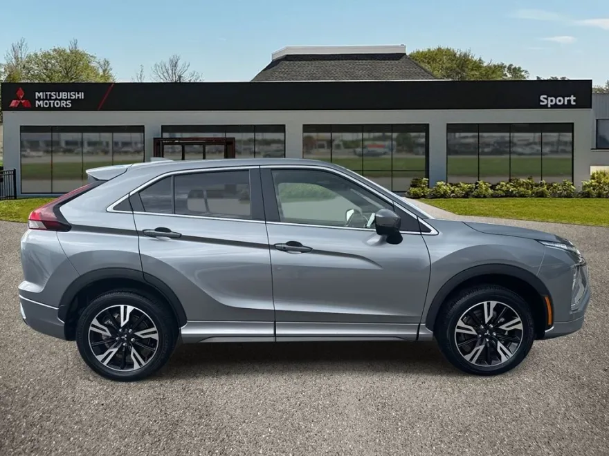 2025 Mitsubishi Eclipse Cross SEL photo 1