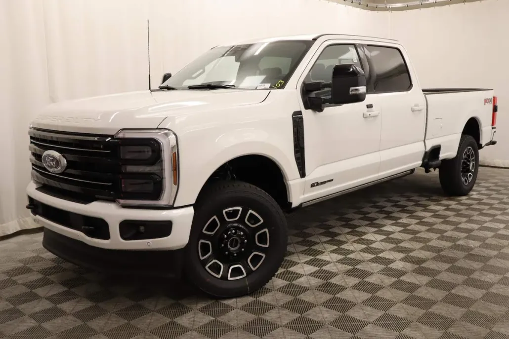2025 Ford F-350 Platinum photo 1
