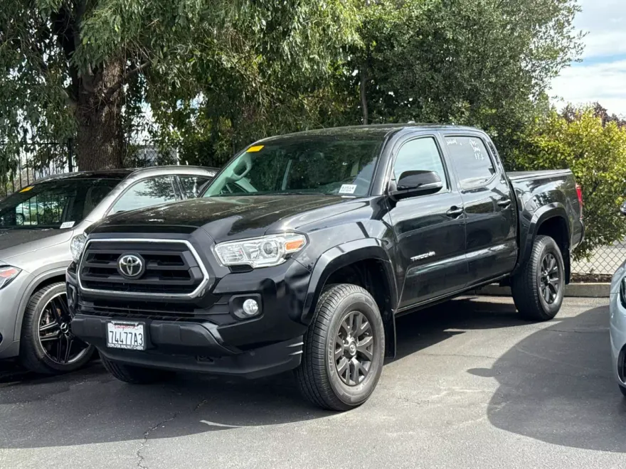 2020 Toyota Tacoma SR5 Double Cab photo 1