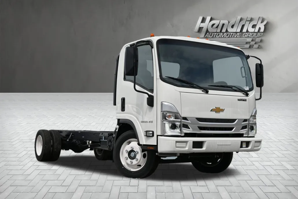 2025 Chevrolet Silverado photo 1