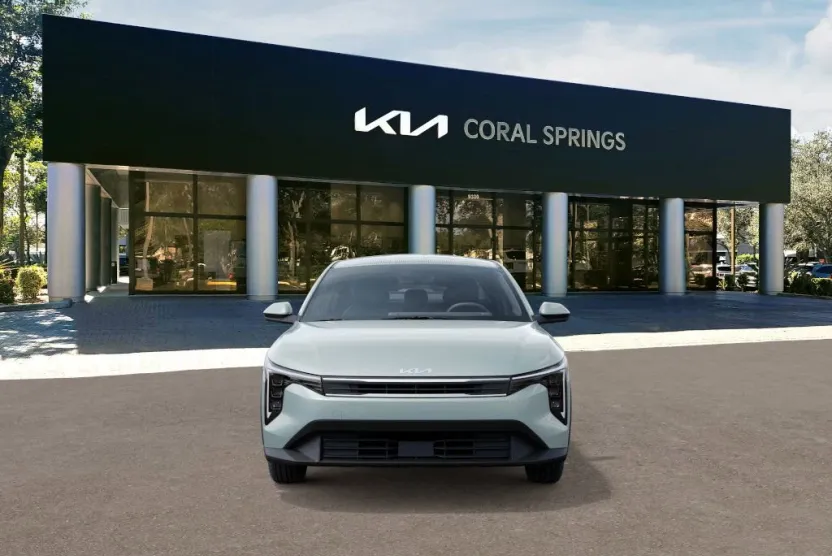2025 Kia K4 LXS photo 1