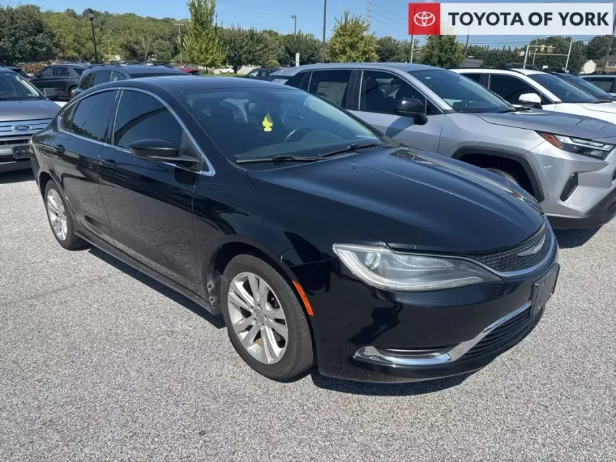 2015 Chrysler 200 Limited photo 1