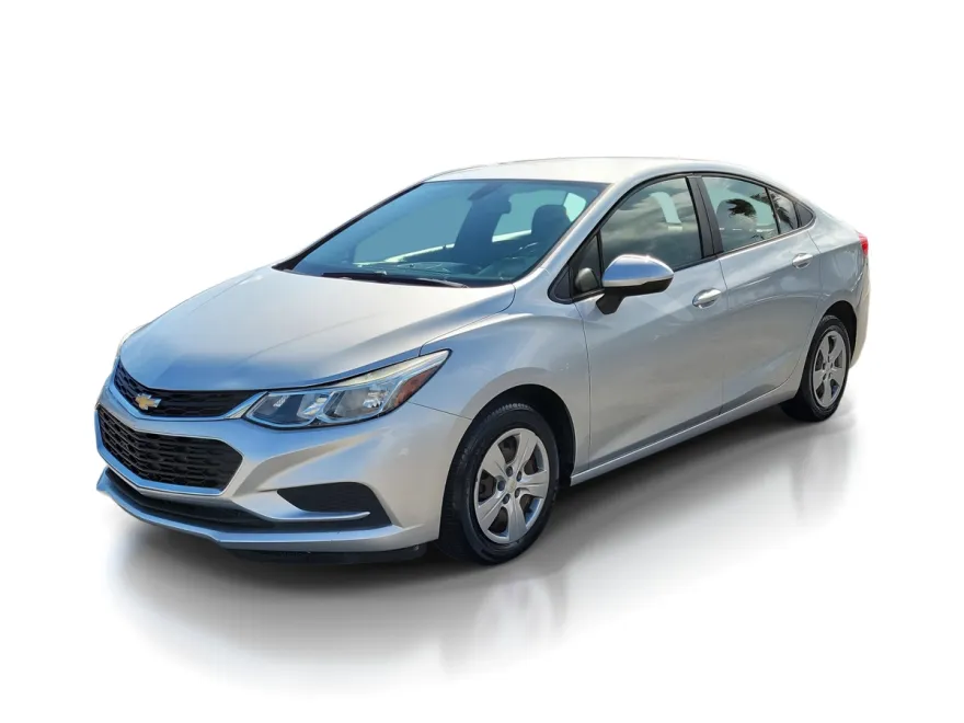 2018 Chevrolet Cruze LS photo 1