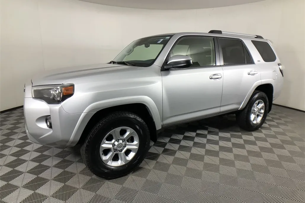 2024 Toyota 4Runner SR5 photo 1