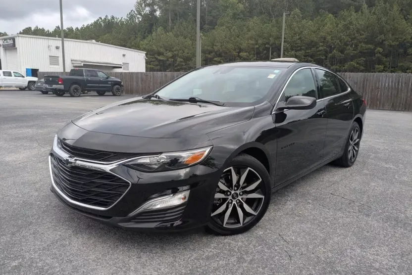 2025 Chevrolet Malibu RS photo 1