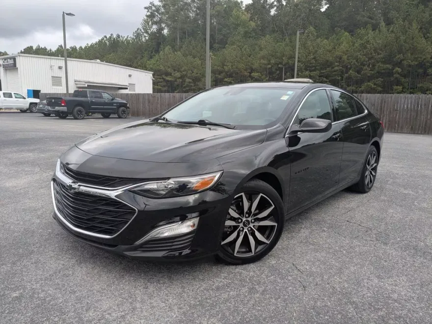 2025 Chevrolet Malibu RS photo 1