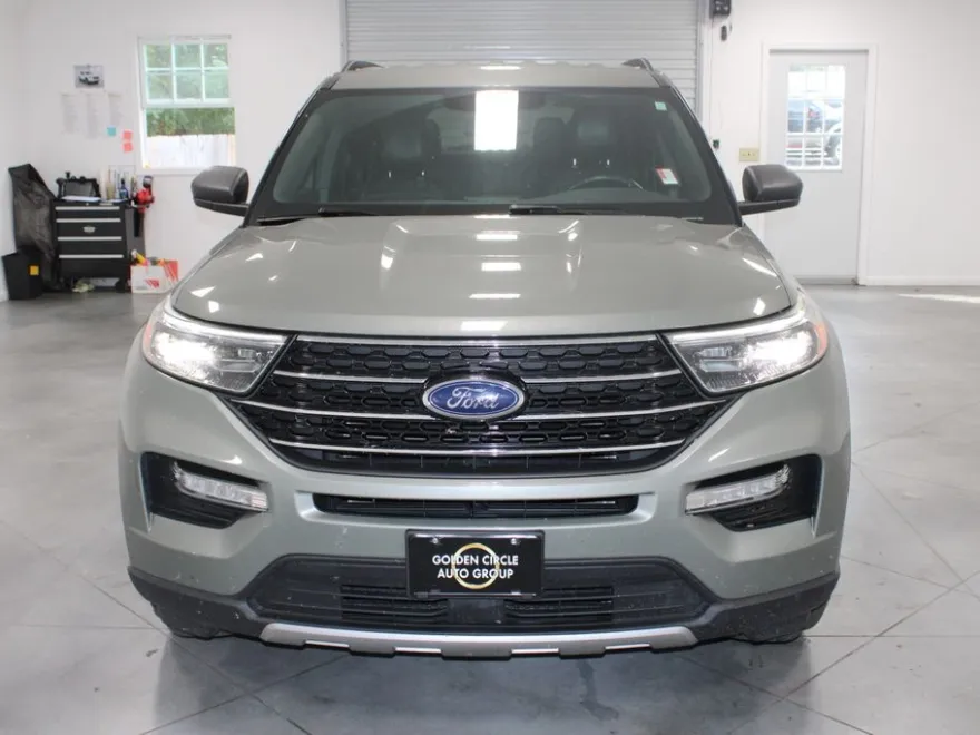 2020 Ford Explorer XLT photo 1