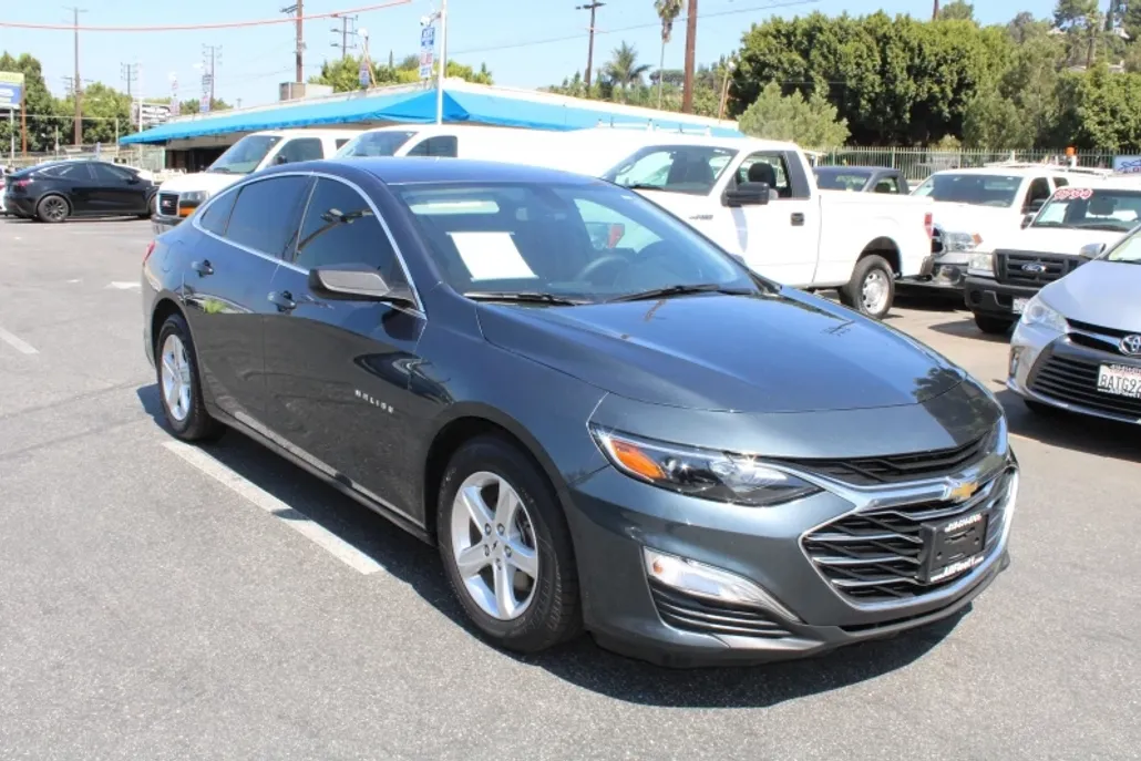 2021 Chevrolet Malibu LS photo 1