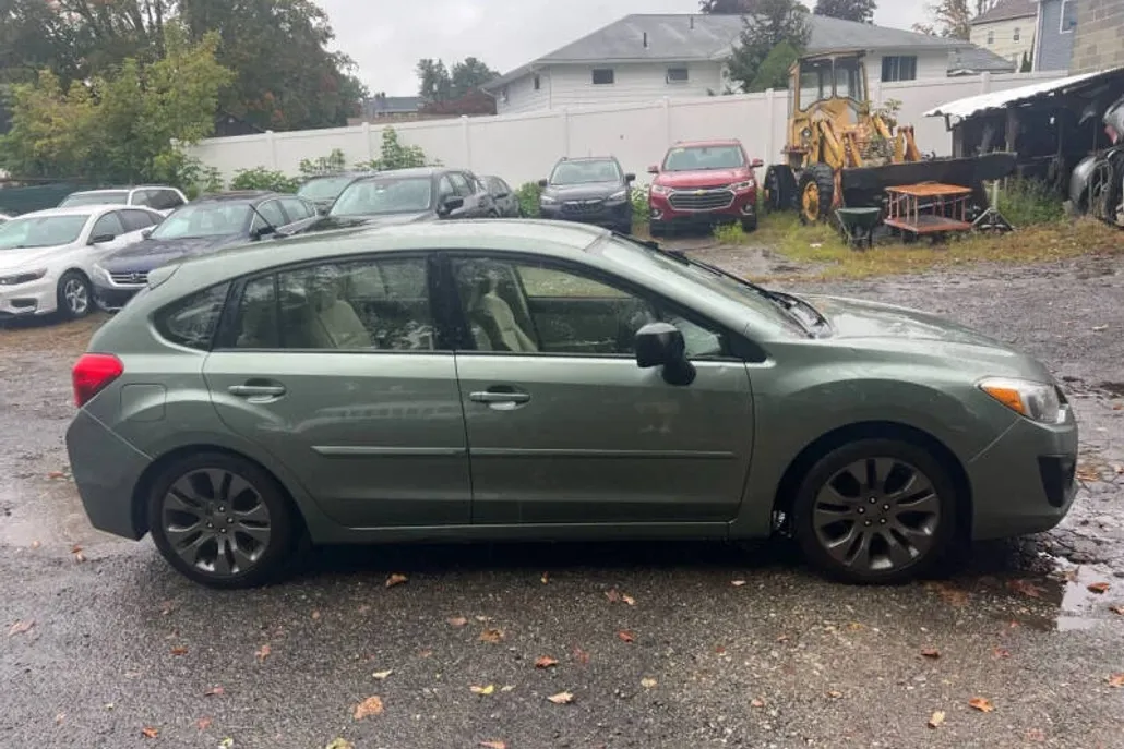 2014 Subaru Impreza 2.0i photo 1