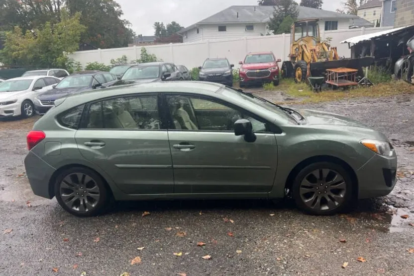 2014 Subaru Impreza 2.0i photo 1