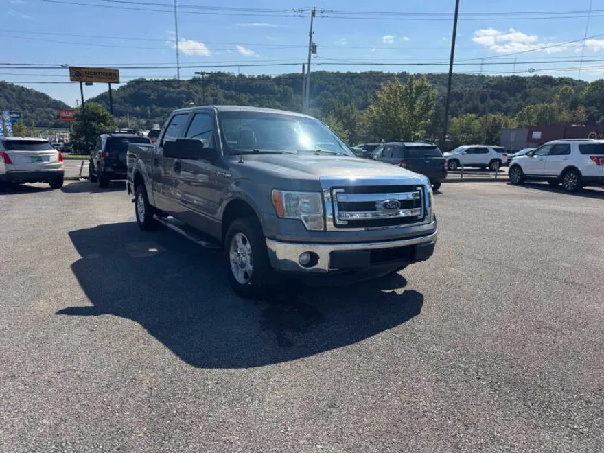 2013 Ford F-150 XLT photo 1