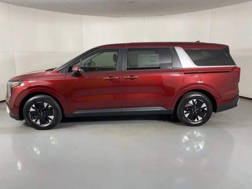 2026 Kia Carnival LXS photo 1