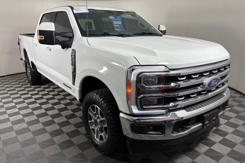 2023 Ford F-250 Lariat photo 1