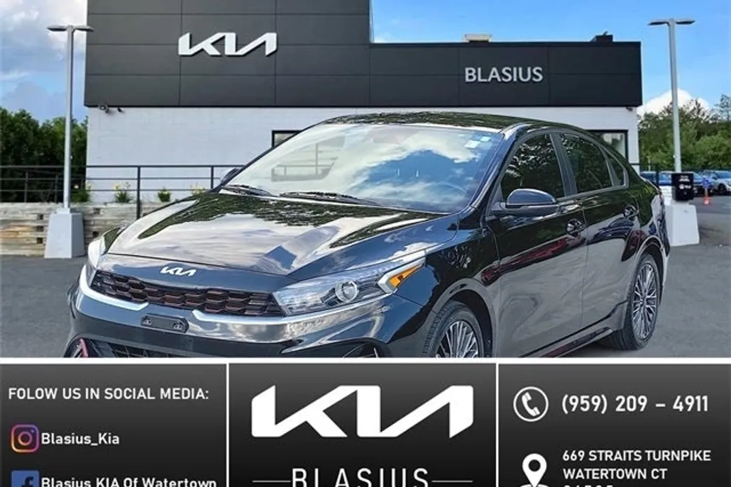 2023 Kia Forte GT-Line photo 1