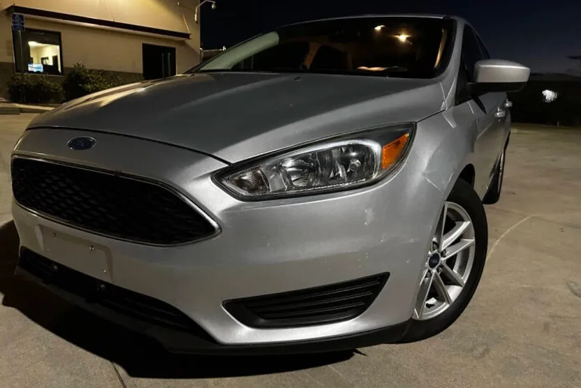 2018 Ford Focus SE photo 1