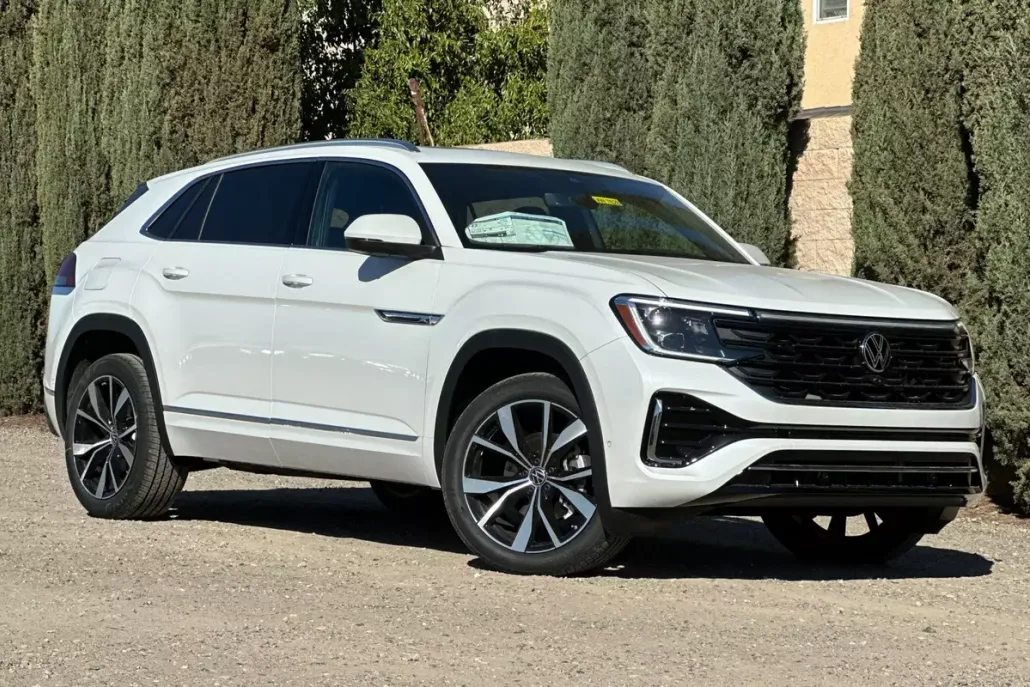 2026 Volkswagen Atlas Cross Sport SEL Premium R-Line photo 1