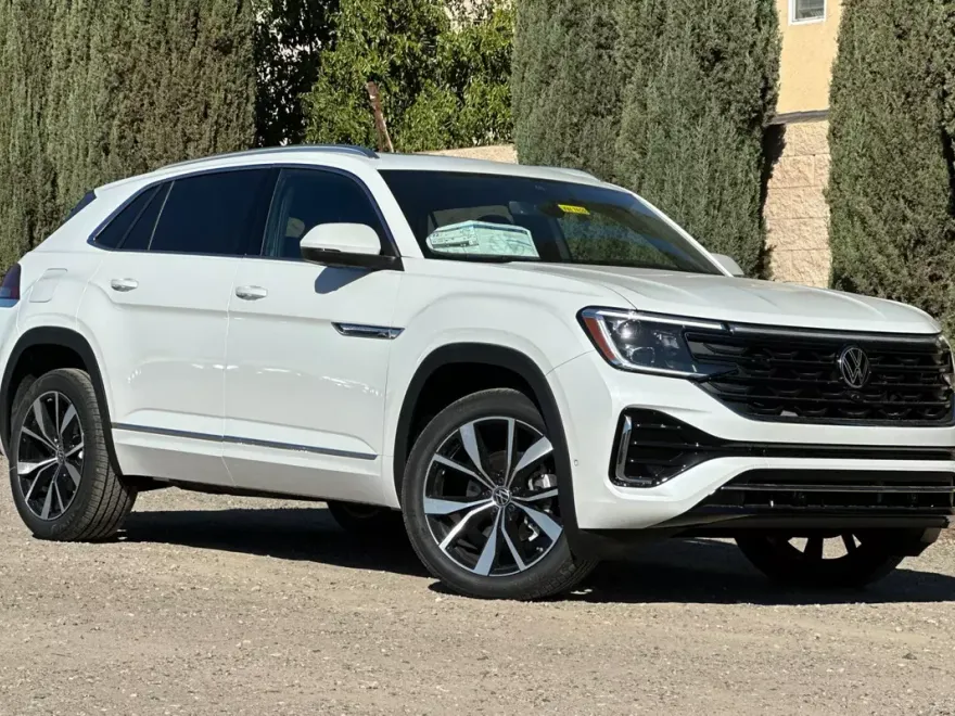 2026 Volkswagen Atlas Cross Sport SEL Premium R-Line photo 1