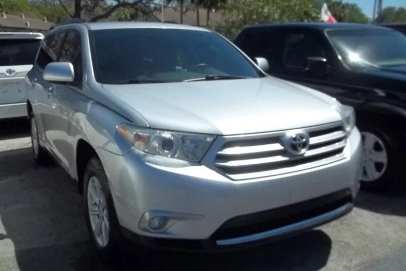 2012 Toyota Highlander SE photo 1