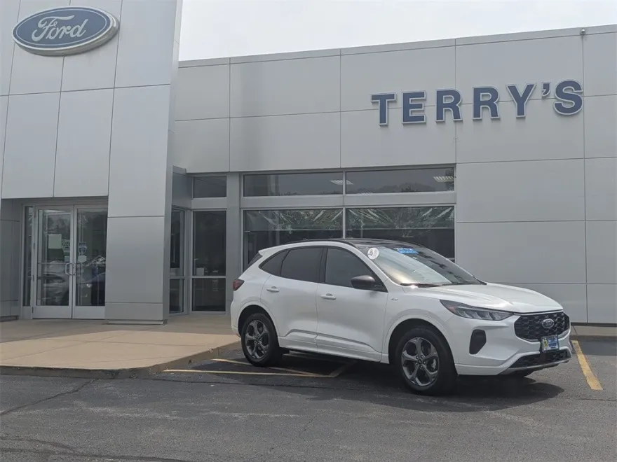 2023 Ford Escape ST-Line photo 1