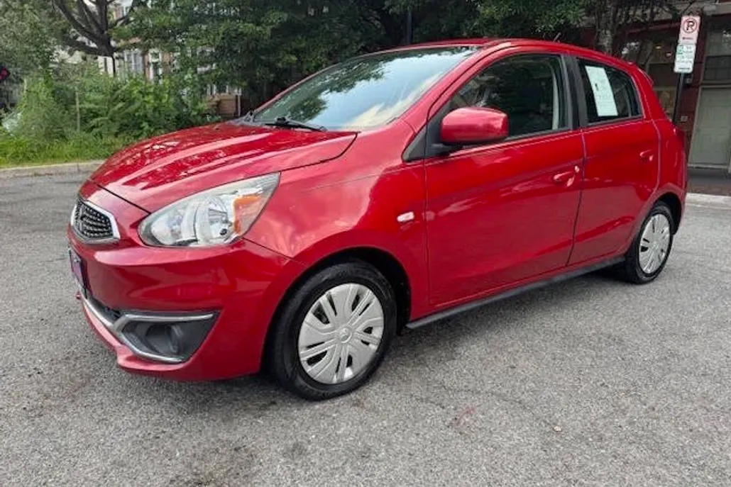 2018 Mitsubishi Mirage ES photo 1