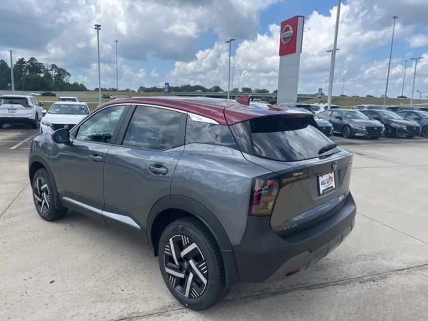 2025 Nissan Kicks SV photo 1