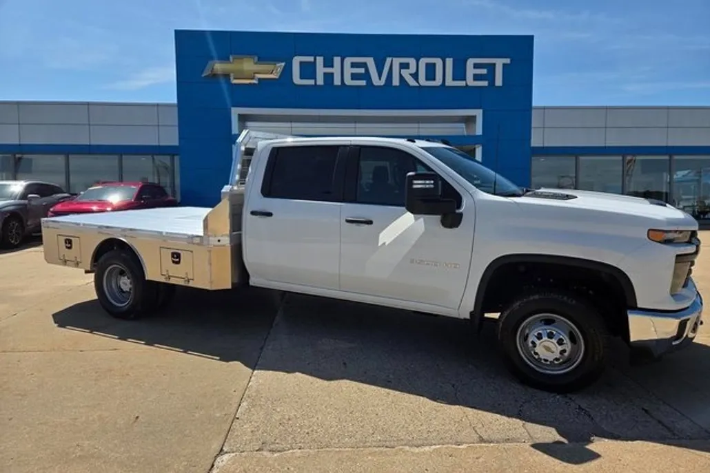 2025 Chevrolet Silverado Work Truck photo 1