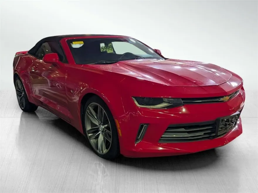 2017 Chevrolet Camaro 1LT photo 1