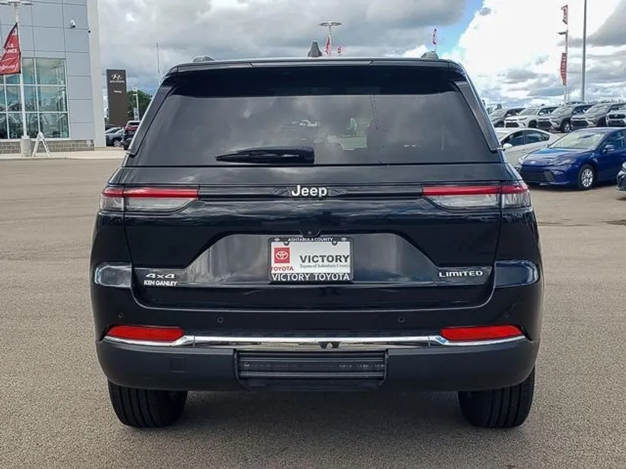 2022 Jeep Grand Cherokee Limited photo 1