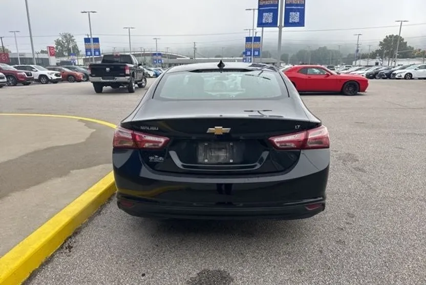 2019 Chevrolet Malibu 1LT photo 1