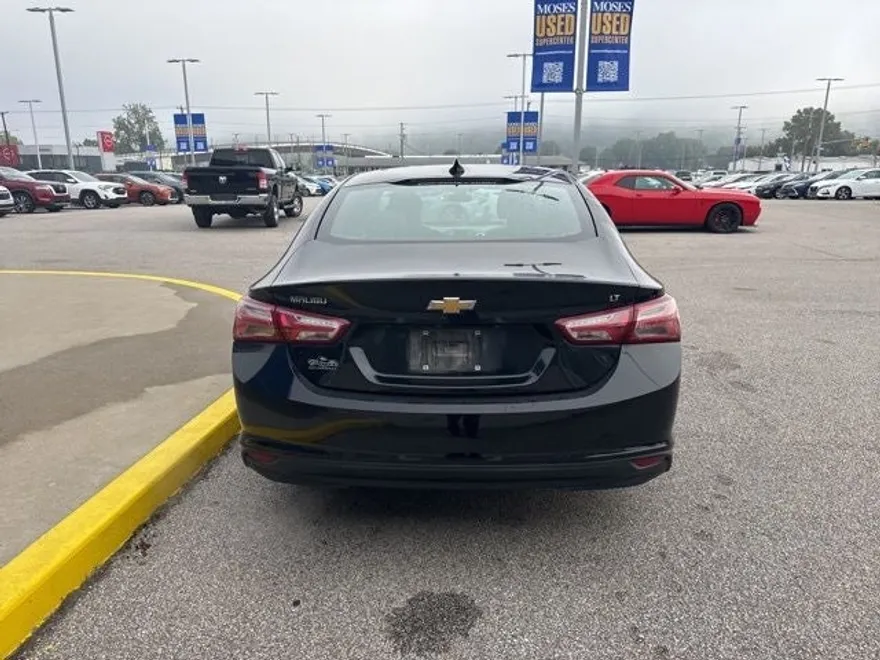 2019 Chevrolet Malibu 1LT photo 1