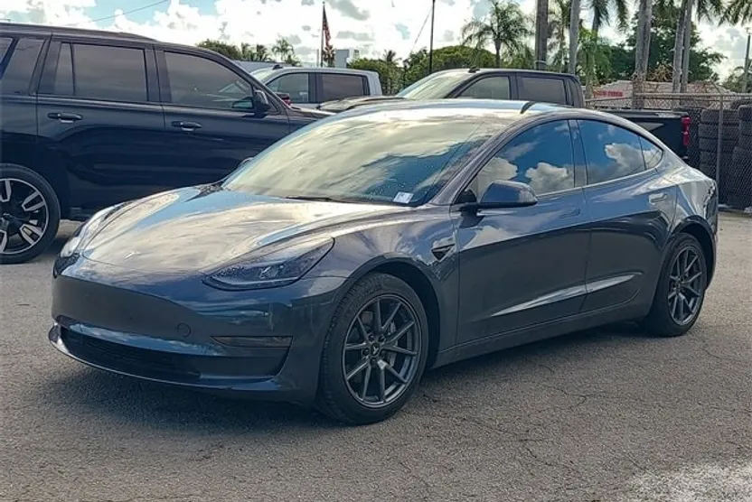 2023 Tesla Model 3 photo 1