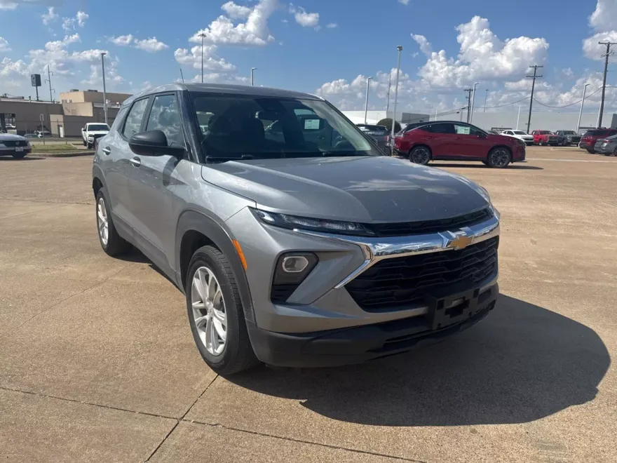 2024 Chevrolet Trailblazer LS photo 1