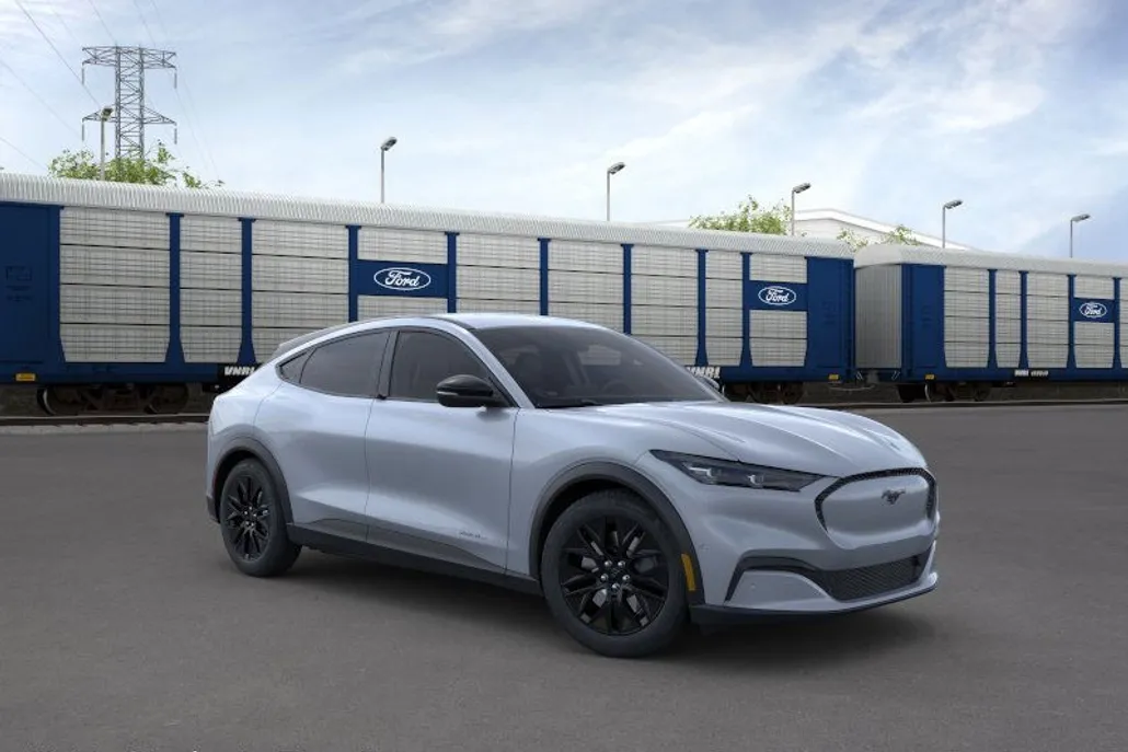 2025 Ford Mustang Mach-E Select photo 1