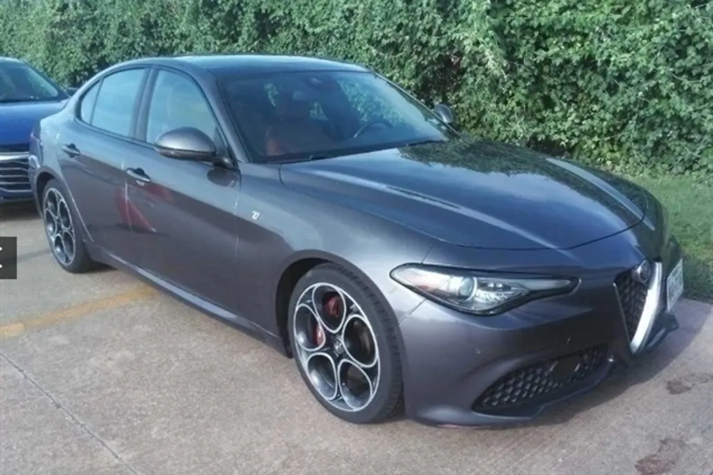 2022 Alfa Romeo Giulia Ti photo 1