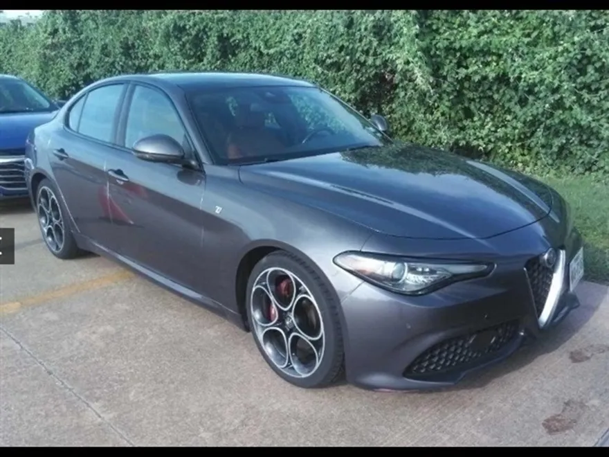 2022 Alfa Romeo Giulia Ti photo 1