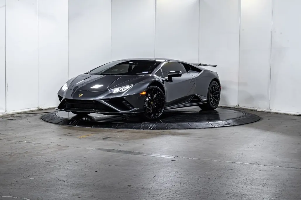 2022 Lamborghini Huracan Evo Coupe photo 1