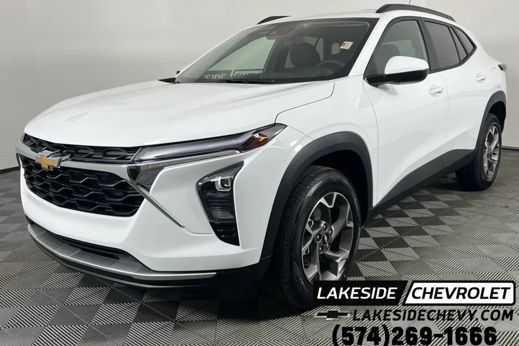 2025 Chevrolet Trax LT photo 1