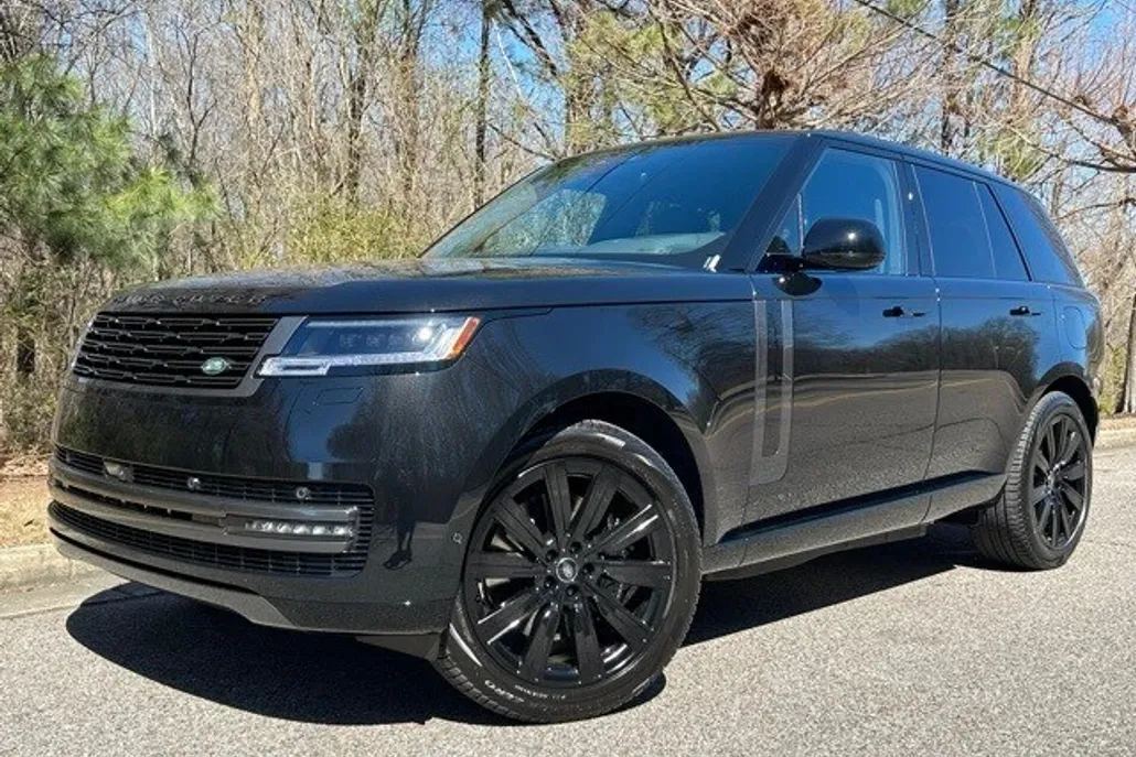 2025 Land Rover Range Rover SE photo 1