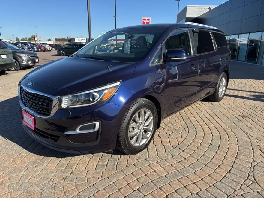 2020 Kia Sedona EX photo 1