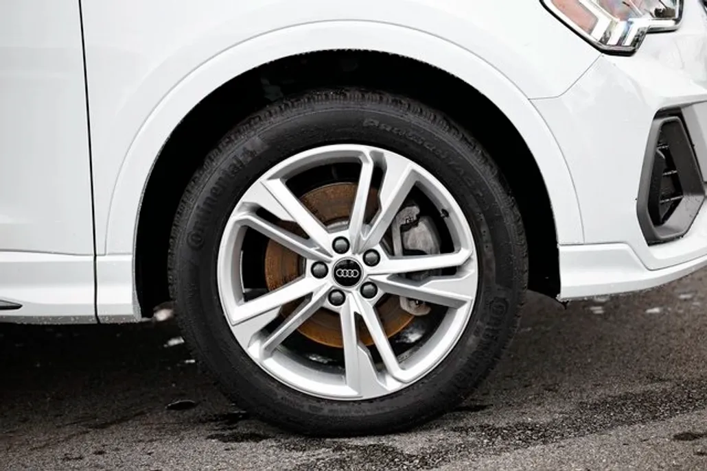 2024 Audi Q3 Premium Plus S line photo 1
