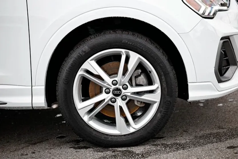 2024 Audi Q3 Premium Plus S line photo 1