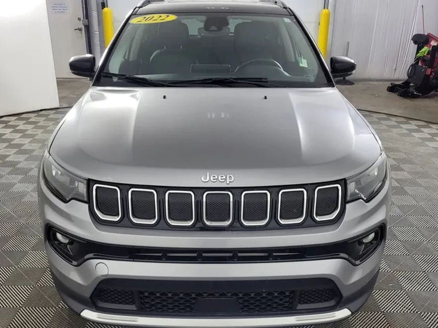 2022 Jeep Compass Limited photo 1