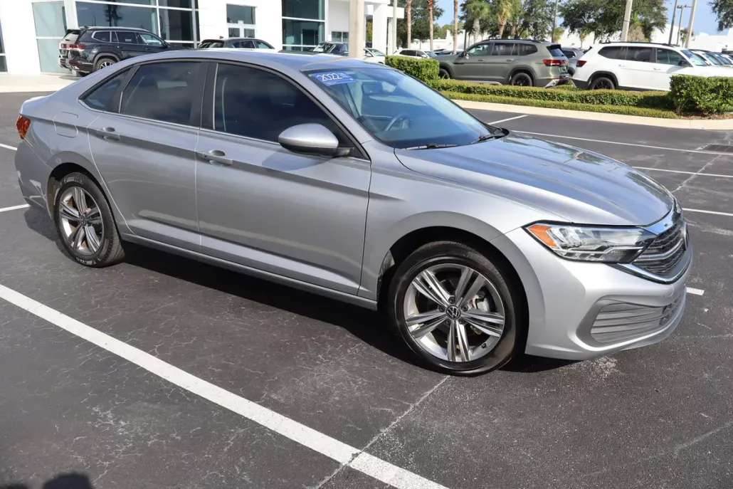 2022 Volkswagen Jetta SE photo 1