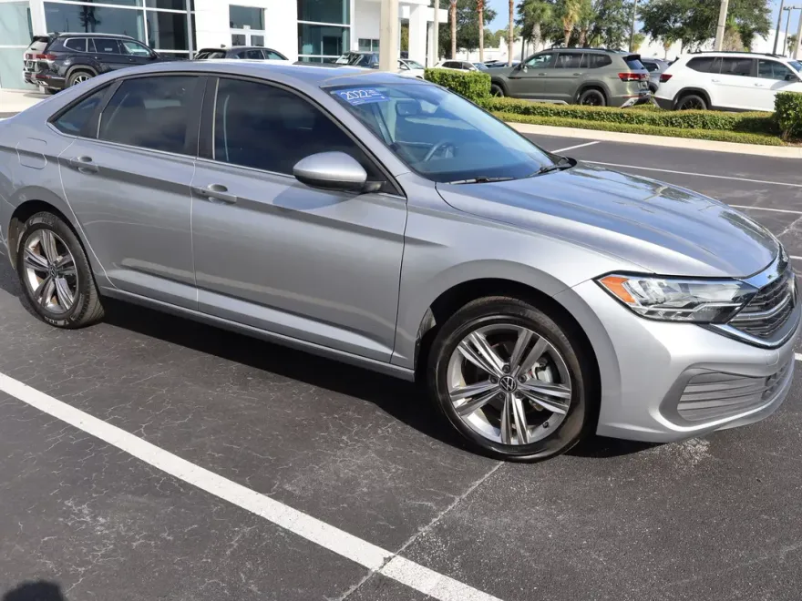 2022 Volkswagen Jetta SE photo 1