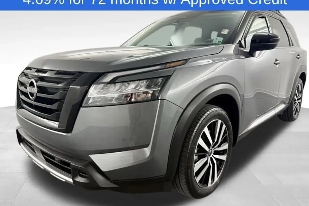 2023 Nissan Pathfinder Platinum photo 1