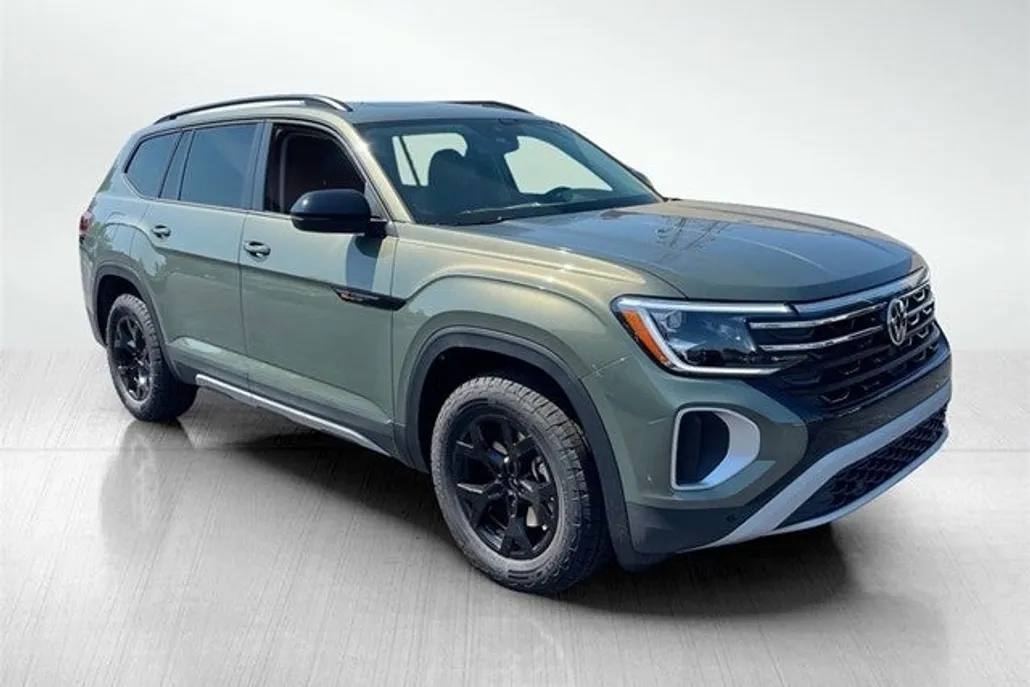 2025 Volkswagen Atlas Peak Edition SE photo 1