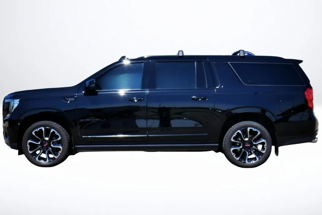 2023 Gmc Yukon XL Denali photo 1
