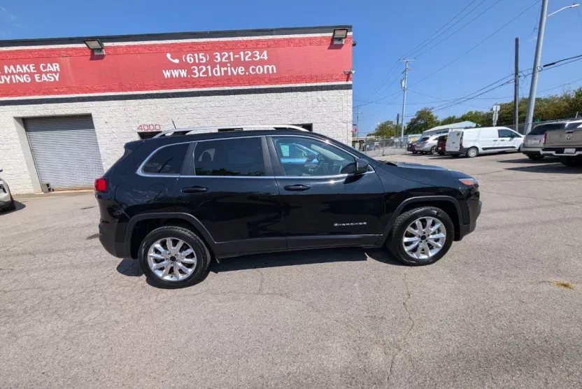 2017 Jeep Cherokee Limited photo 1
