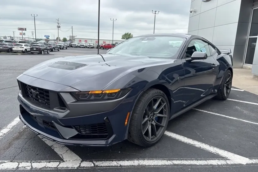 2025 Ford Mustang Dark Horse Premium photo 1